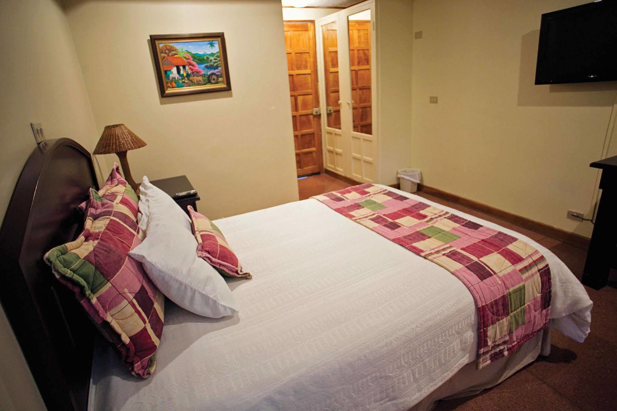 Hotel Cana Brava Inn Canas ภายนอก รูปภาพ
